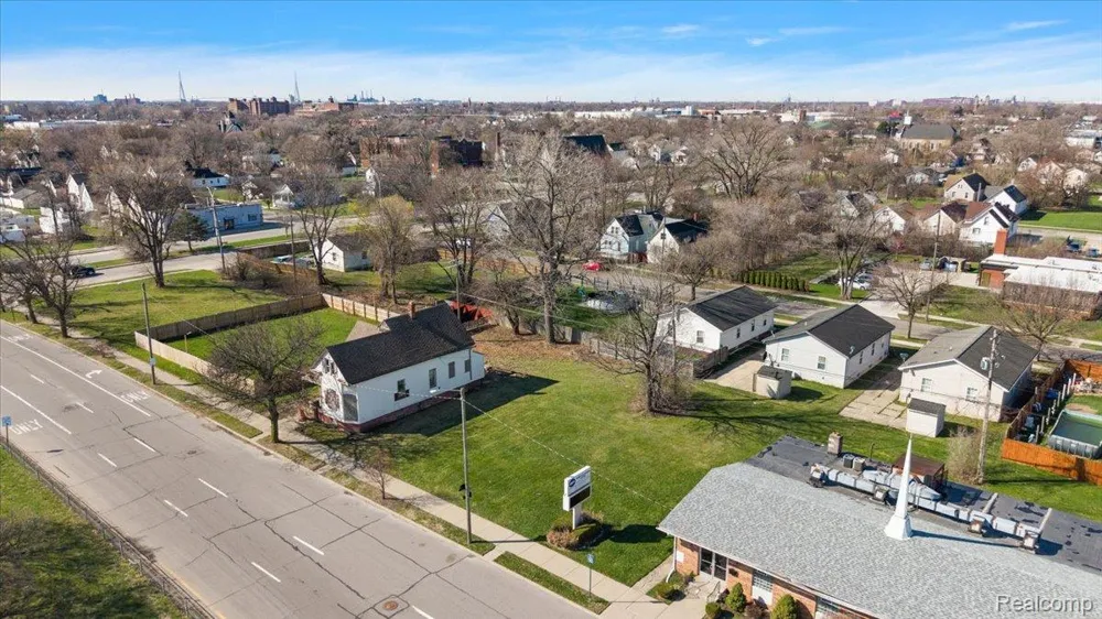 3565 W Jeffries Freeway Detroit City, MI 48208