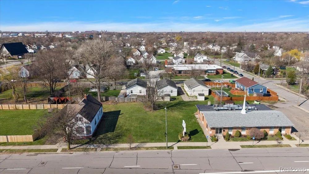 3565 W Jeffries Freeway Detroit City, MI 48208