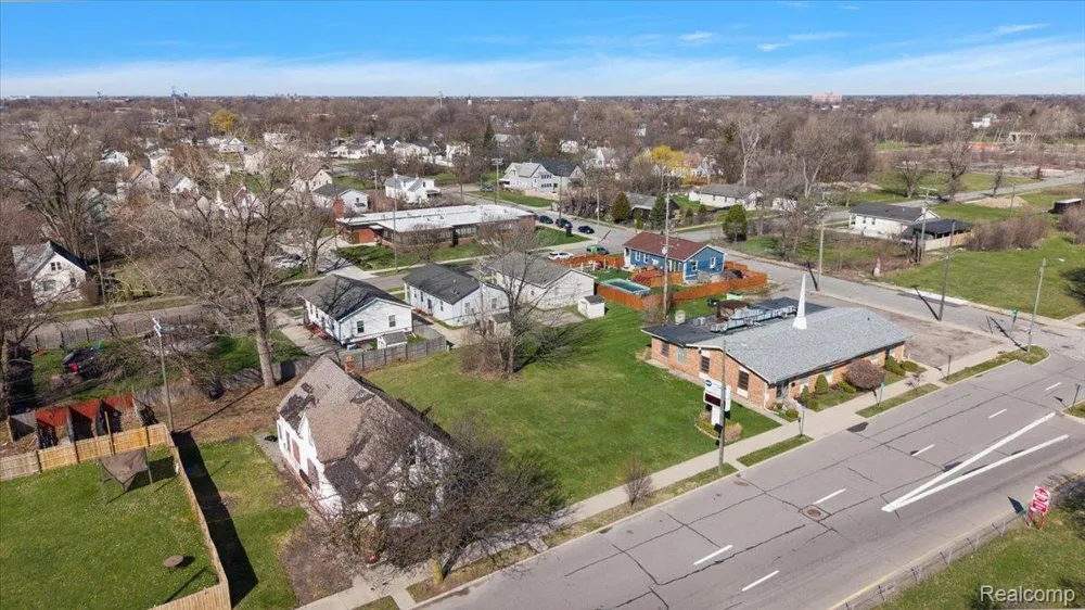 3565 W Jeffries Freeway Detroit City, MI 48208