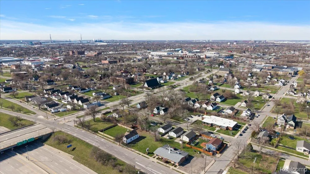 3565 W Jeffries Freeway Detroit City, MI 48208
