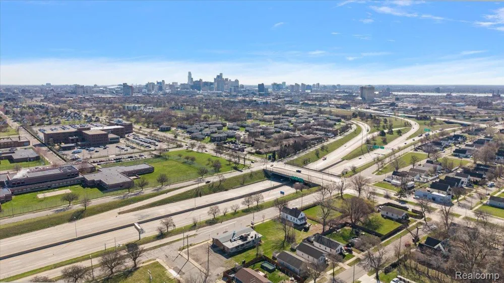 3565 W Jeffries Freeway Detroit City, MI 48208