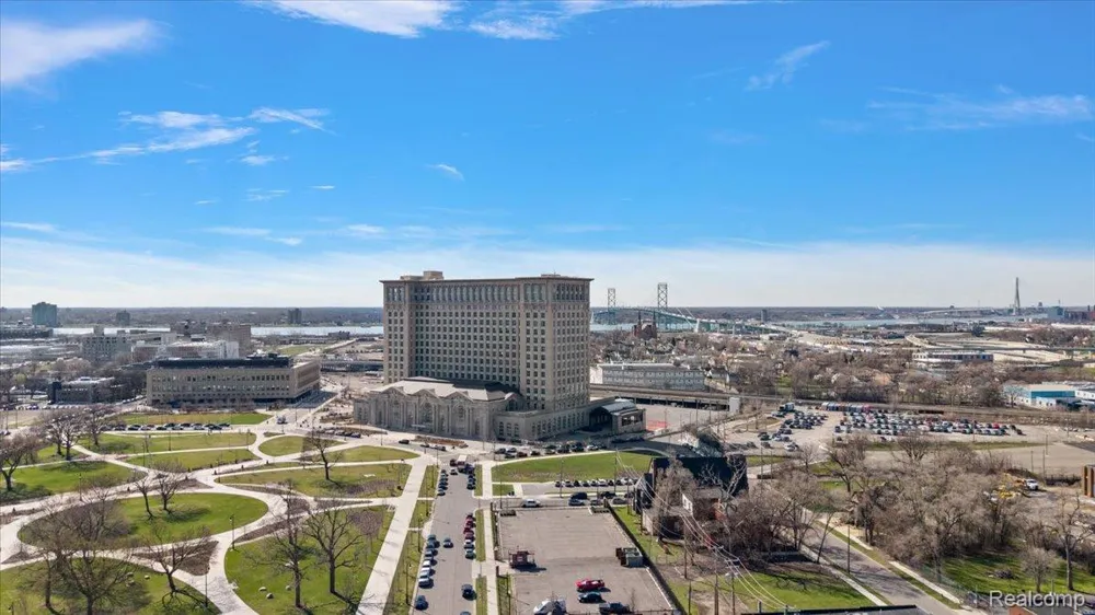 3565 W Jeffries Freeway Detroit City, MI 48208