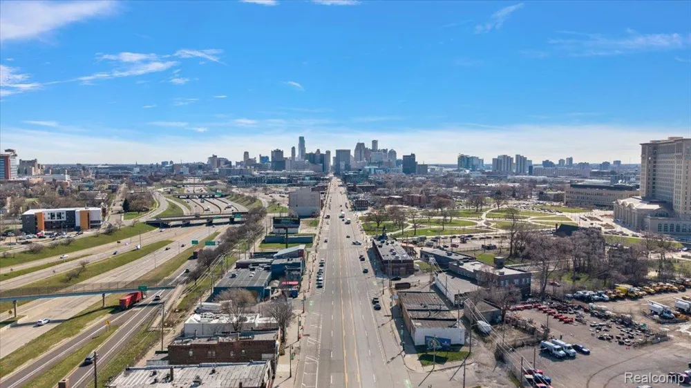 3565 W Jeffries Freeway Detroit City, MI 48208