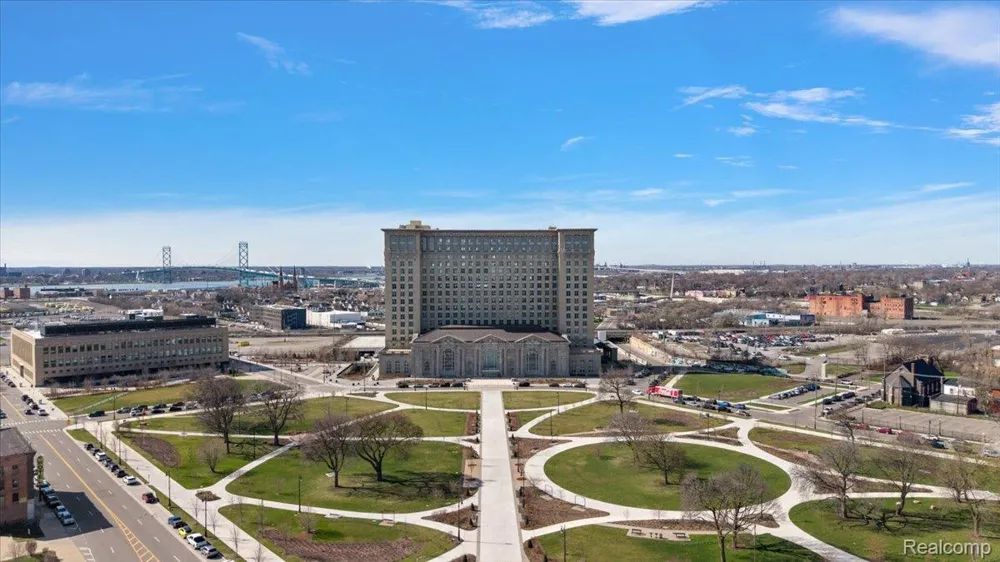 3565 W Jeffries Freeway Detroit City, MI 48208