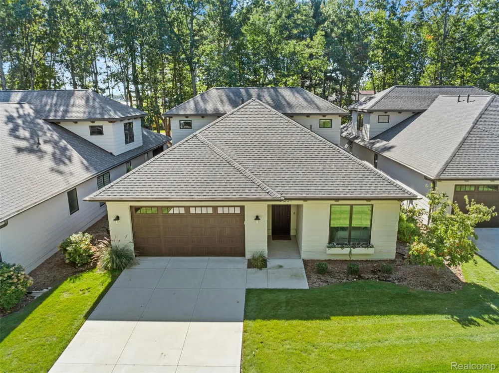 2031 Ottawa Beach Road Park Township, MI 49424