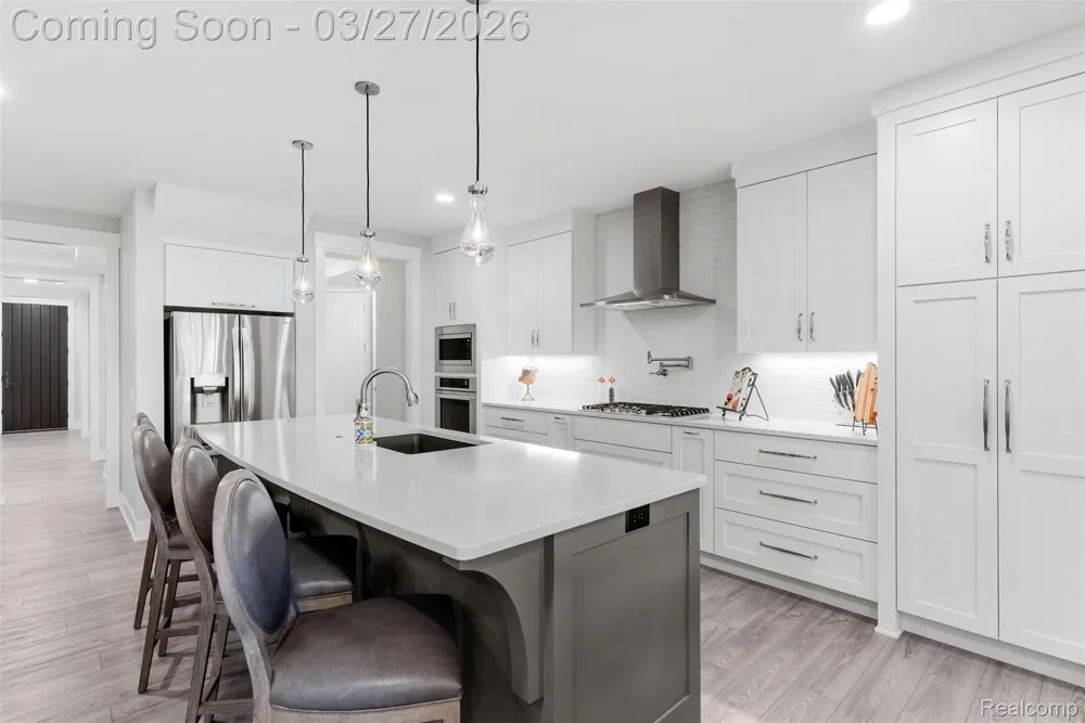 2031 Ottawa Beach Road Park Township, MI 49424