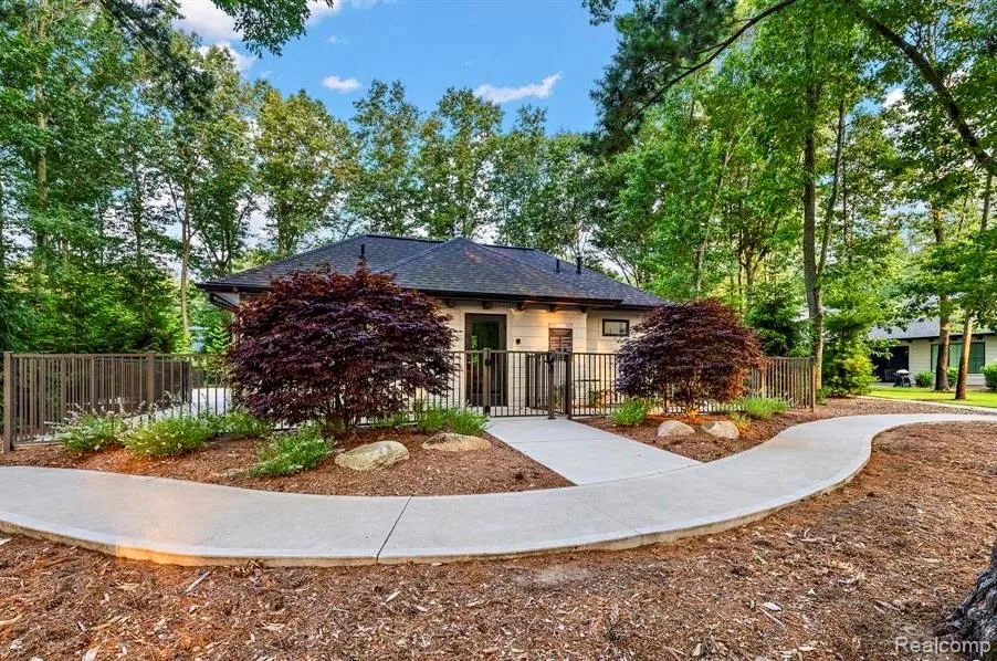 2031 Ottawa Beach Road Park Township, MI 49424