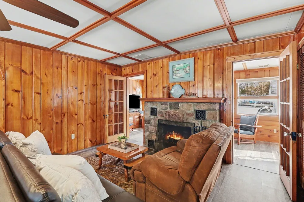 11637 Algonquin Drive Hamburg Township, MI 48169