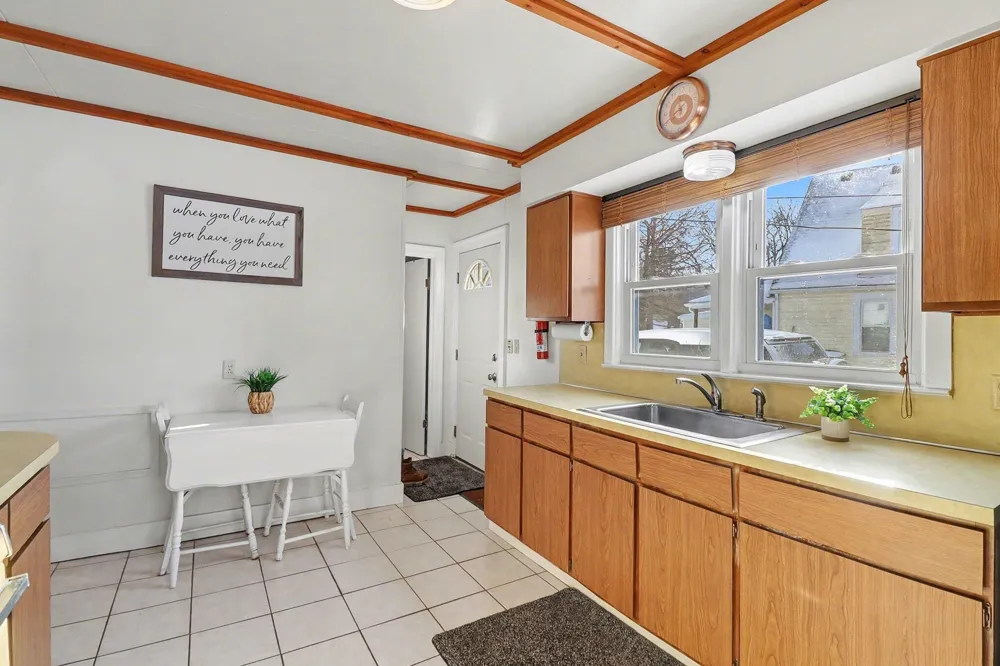 11637 Algonquin Drive Hamburg Township, MI 48169