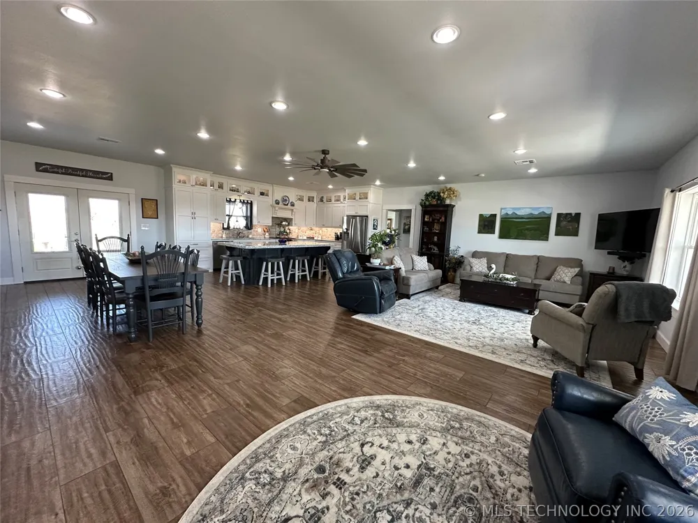 27740 4020 ROAD Ramona, OK 74061