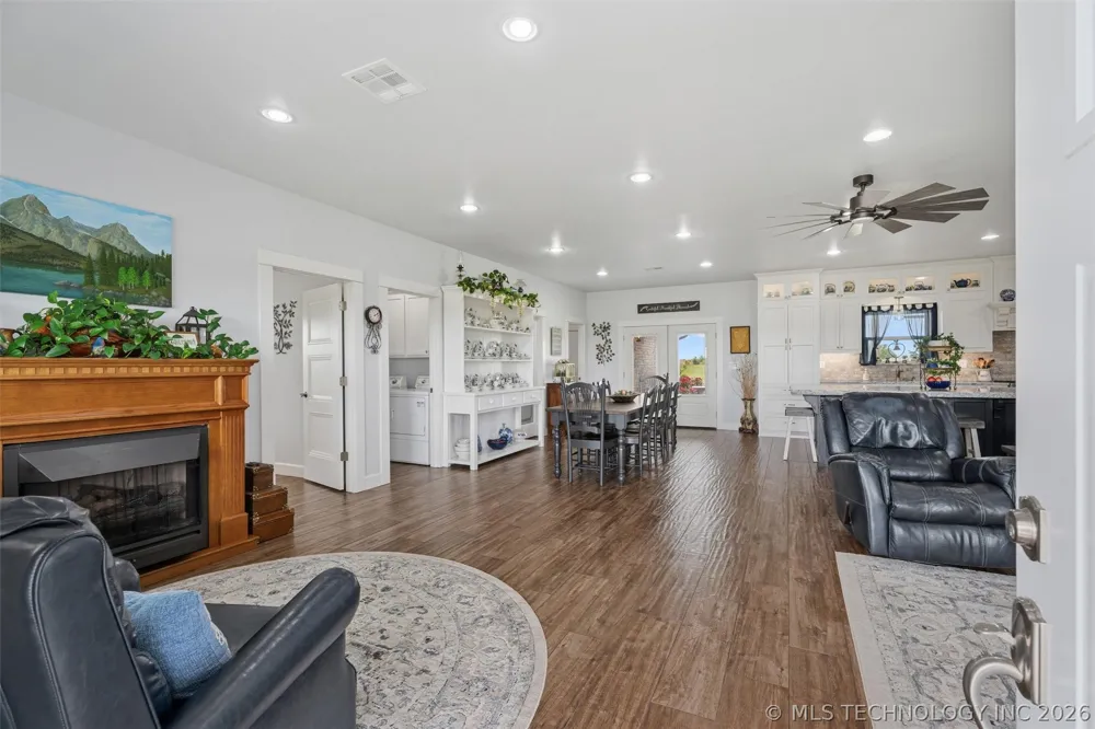 27740 4020 ROAD Ramona, OK 74061