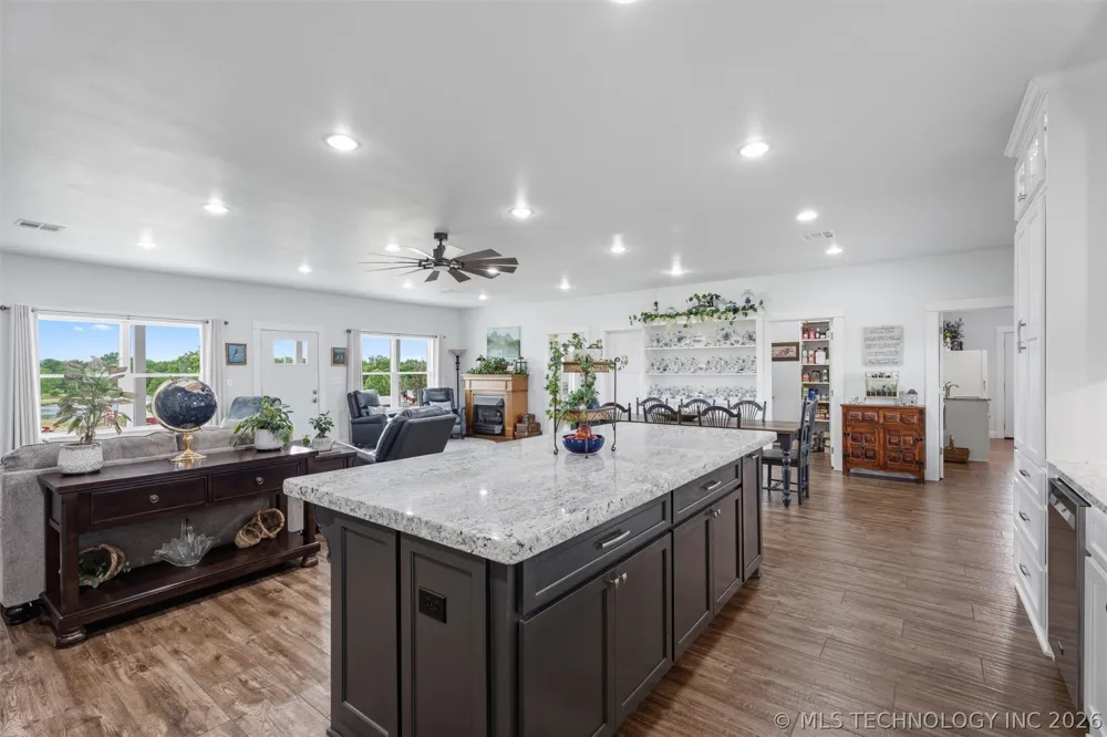 27740 4020 ROAD Ramona, OK 74061