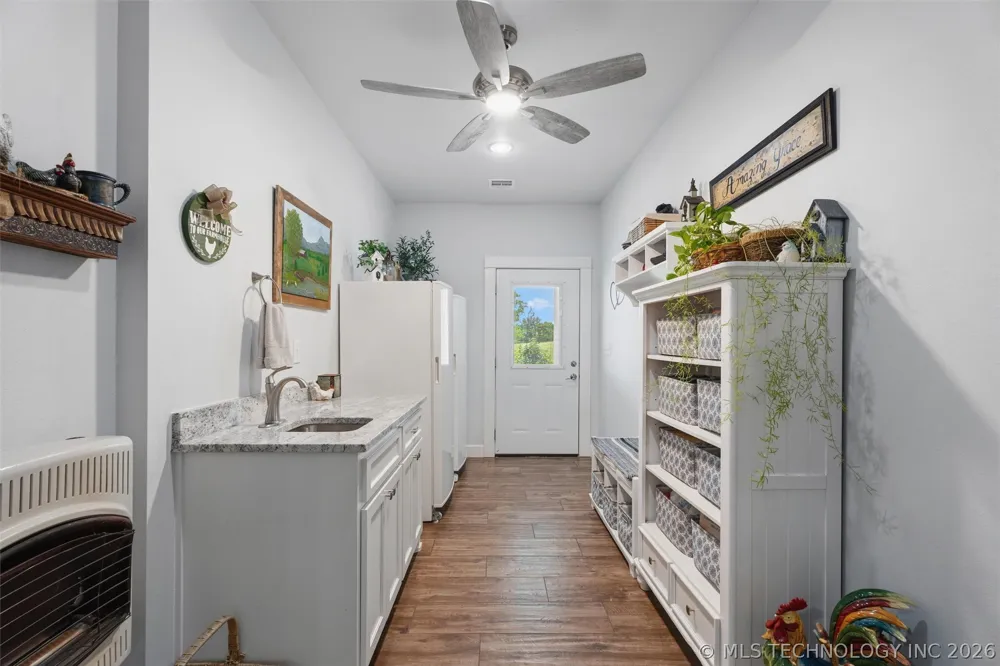 27740 4020 ROAD Ramona, OK 74061