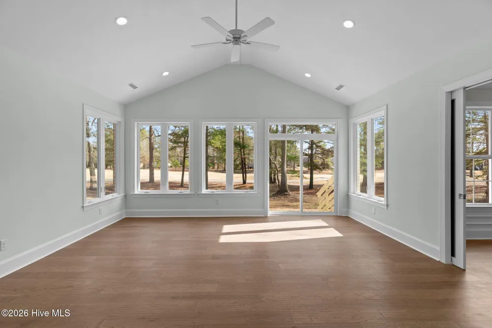 193 E Winding Way Wallace, NC 28466