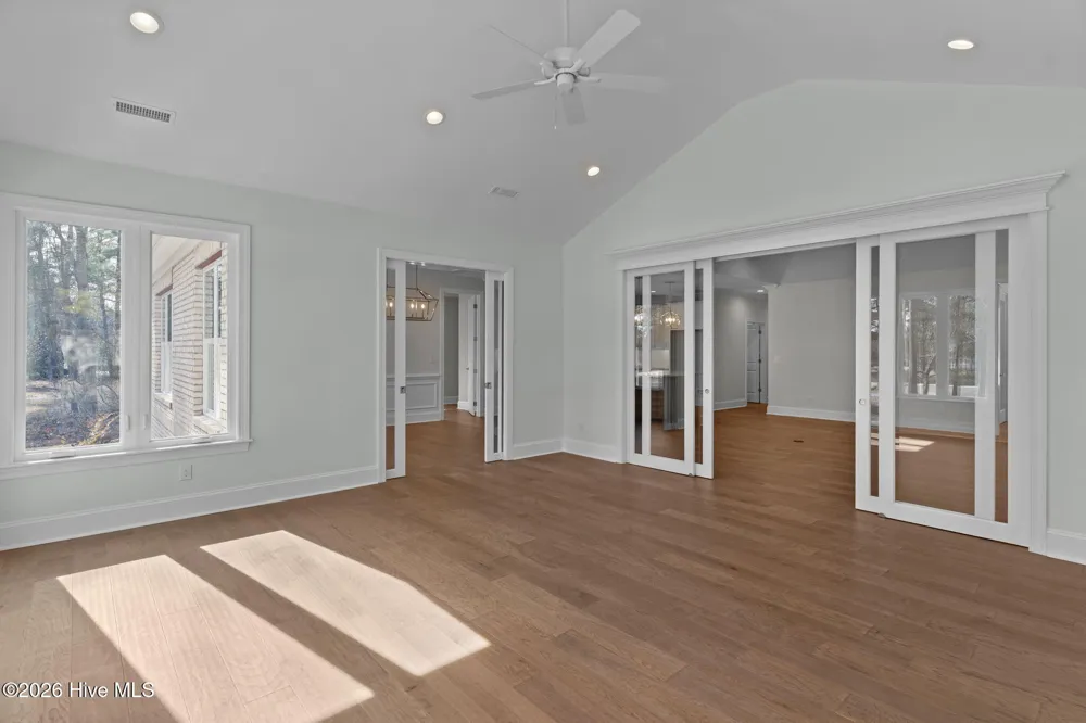 193 E Winding Way Wallace, NC 28466