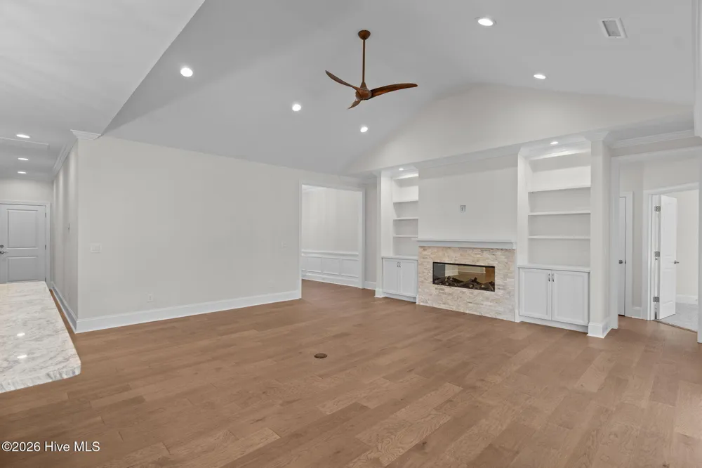 193 E Winding Way Wallace, NC 28466