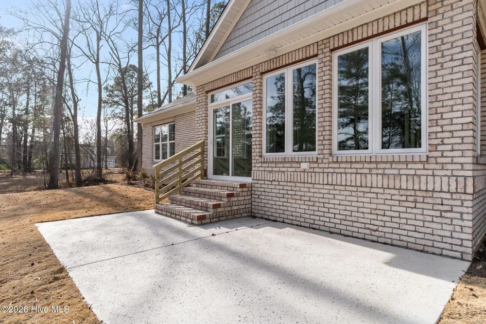 193 E Winding Way Wallace, NC 28466