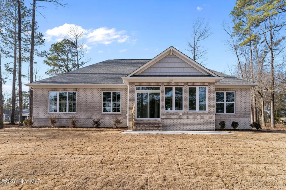 193 E Winding Way Wallace, NC 28466