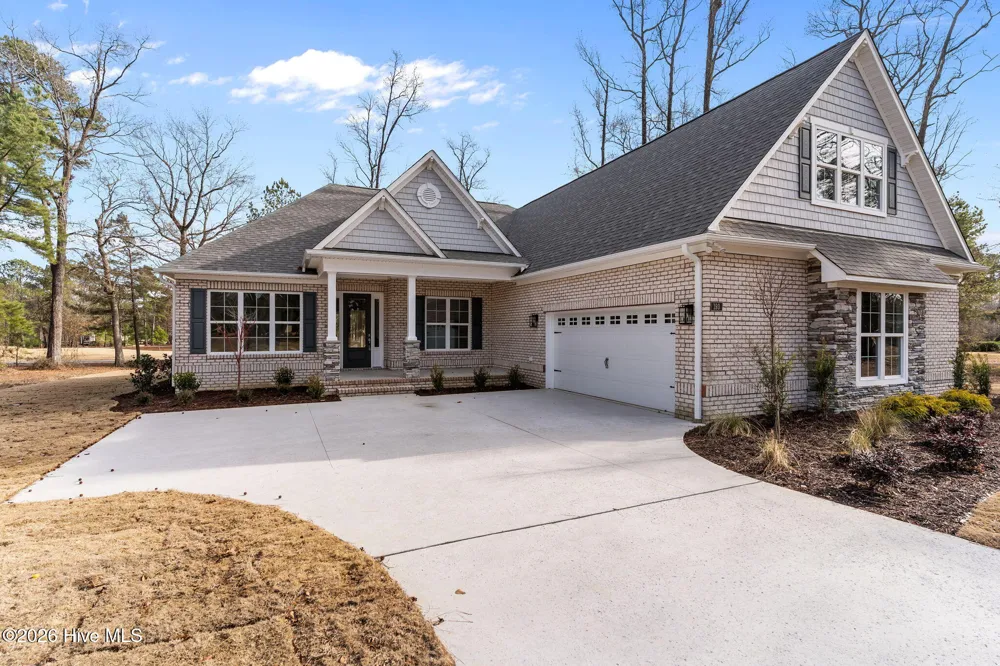 193 E Winding Way Wallace, NC 28466