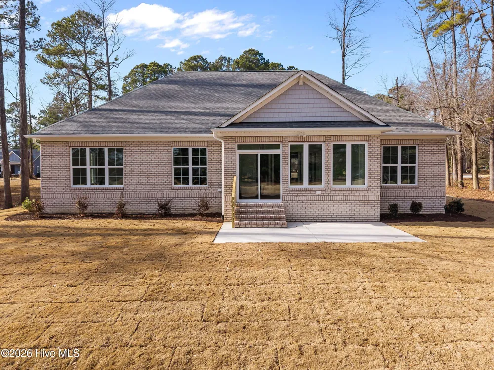 193 E Winding Way Wallace, NC 28466