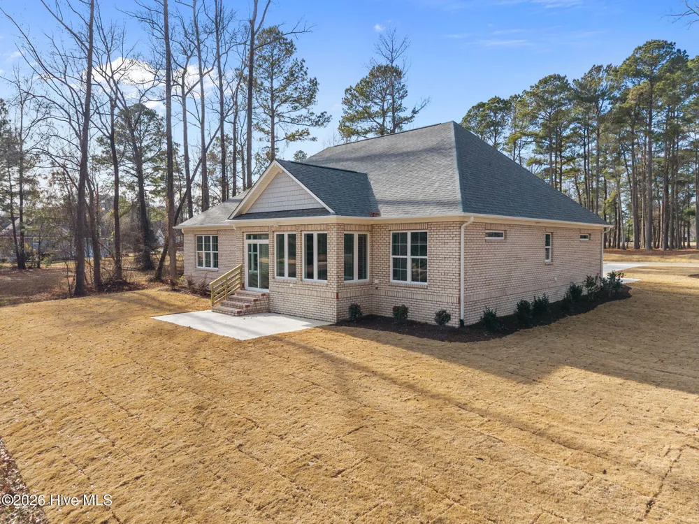 193 E Winding Way Wallace, NC 28466
