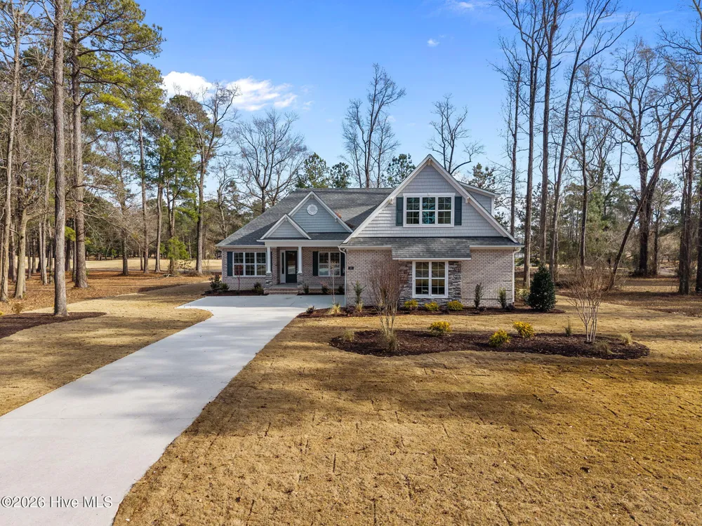 193 E Winding Way Wallace, NC 28466