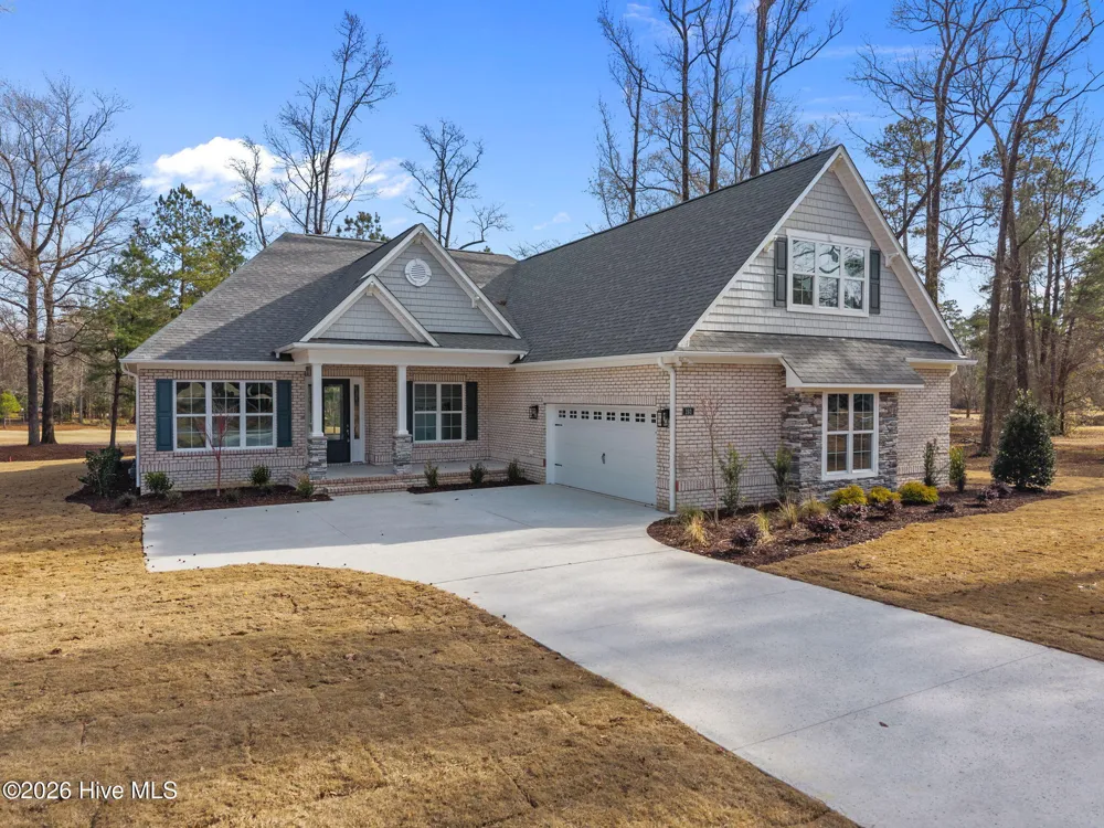 193 E Winding Way Wallace, NC 28466