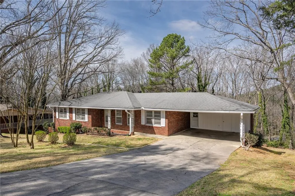 33 Summit Drive Lindale, GA 30147