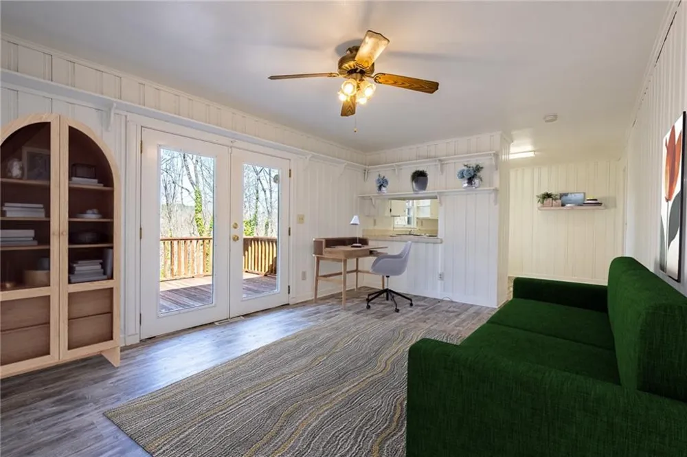 33 Summit Drive Lindale, GA 30147