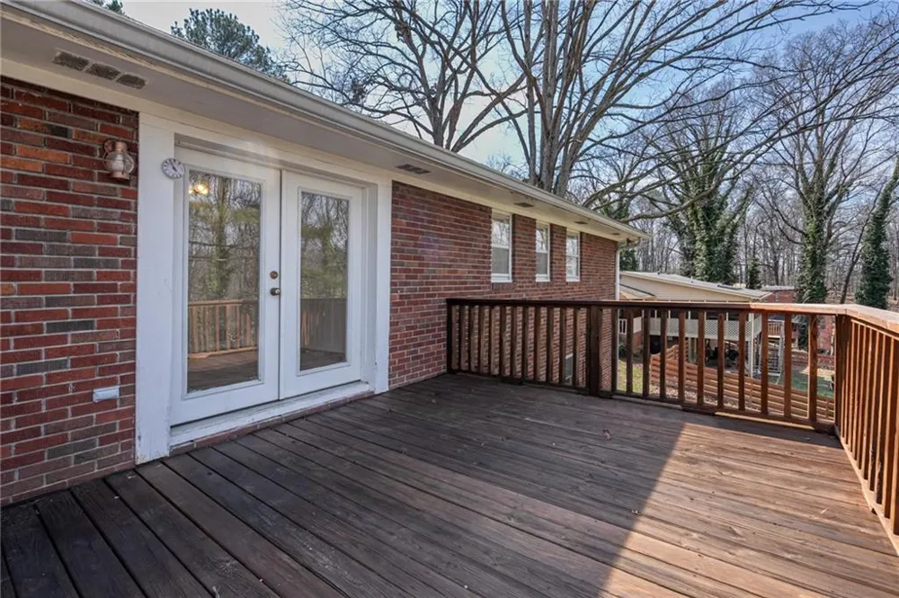 33 Summit Drive Lindale, GA 30147