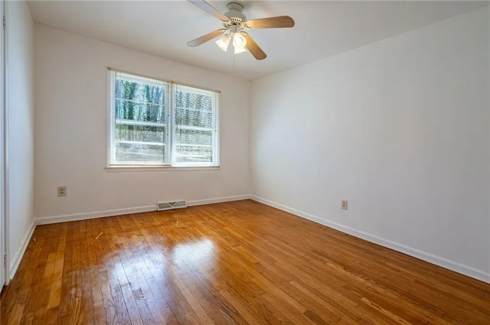 33 Summit Drive Lindale, GA 30147