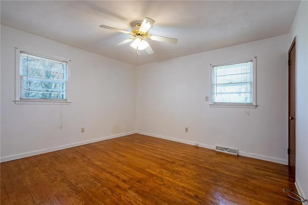 33 Summit Drive Lindale, GA 30147