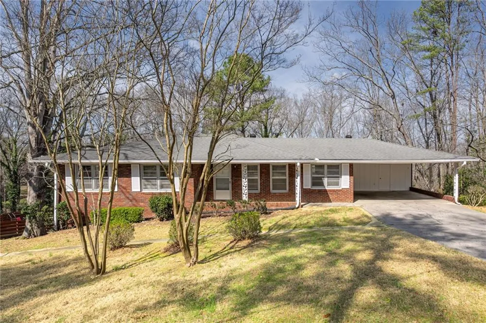 33 Summit Drive Lindale, GA 30147