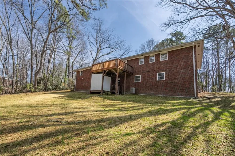 33 Summit Drive Lindale, GA 30147