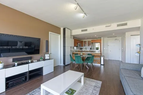 3250 NE 1st Ave #1006