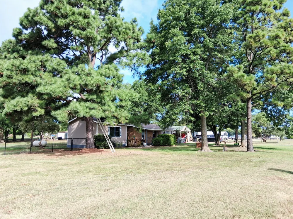 8140 Fm 513 S Lone Oak, TX 75453