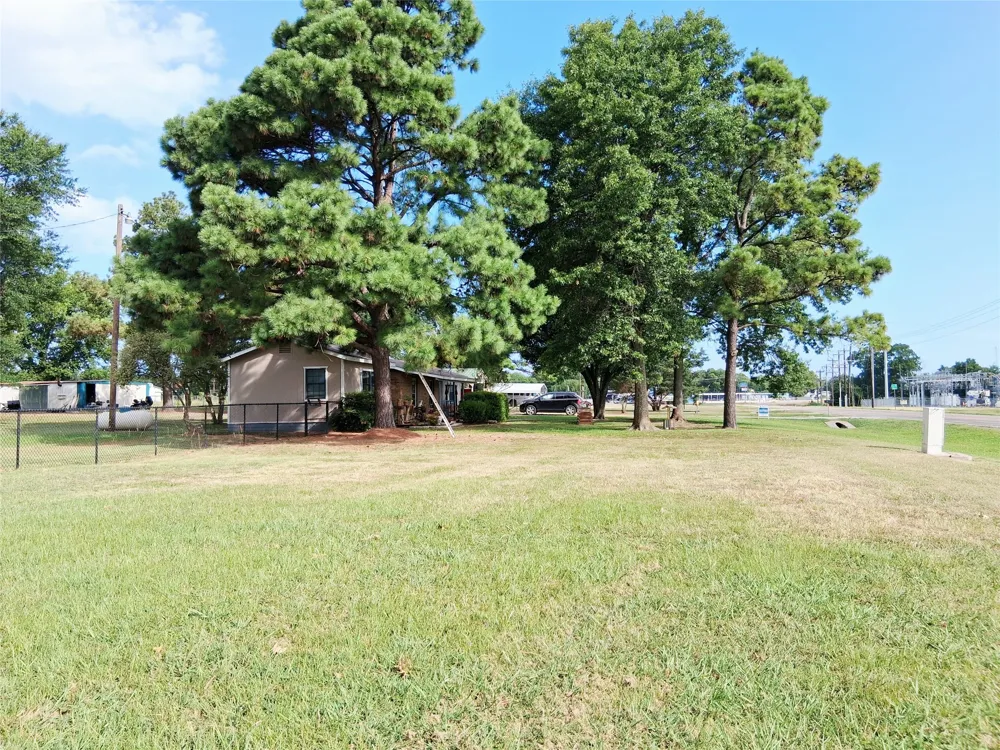 8140 Fm 513 S Lone Oak, TX 75453