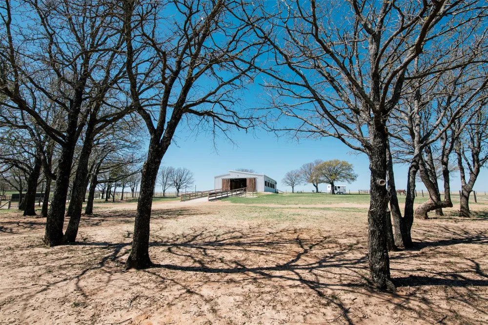 4067 CR 414 St Jo, TX 76265