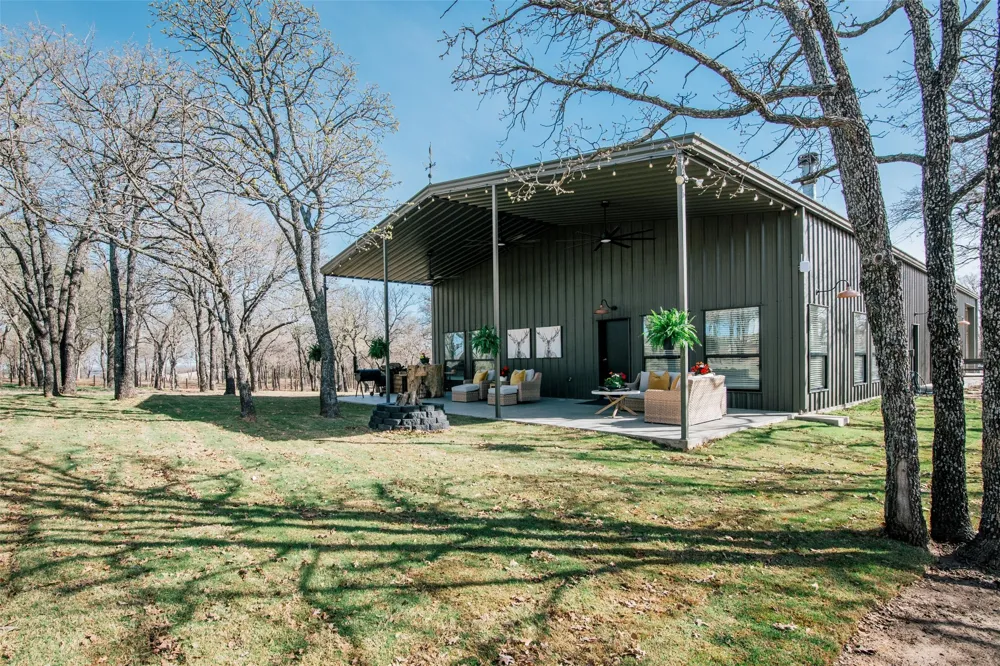 4067 CR 414 St Jo, TX 76265