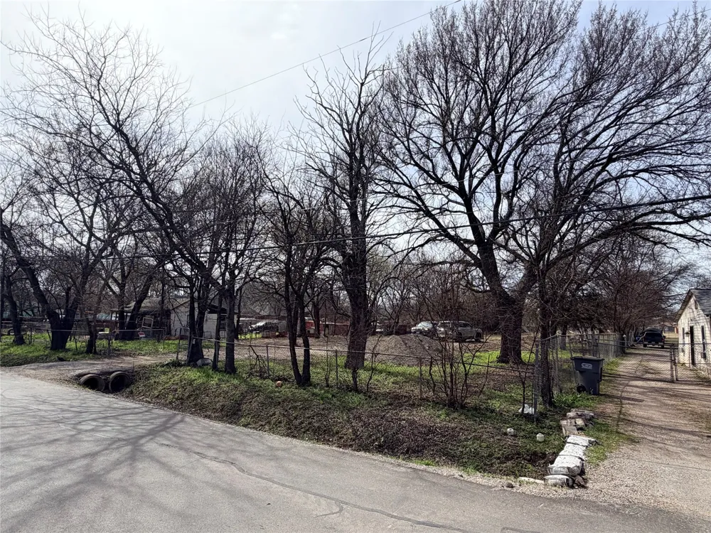 4151 Interurban Road Lancaster, TX 75134