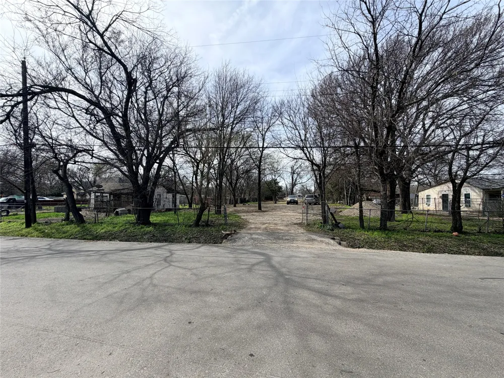 4151 Interurban Road Lancaster, TX 75134