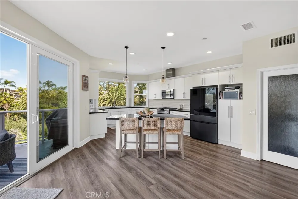 214 Avenida Montalvo #2 San Clemente, CA 92672