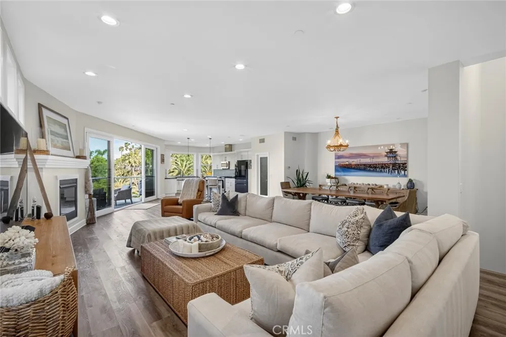 214 Avenida Montalvo #2 San Clemente, CA 92672