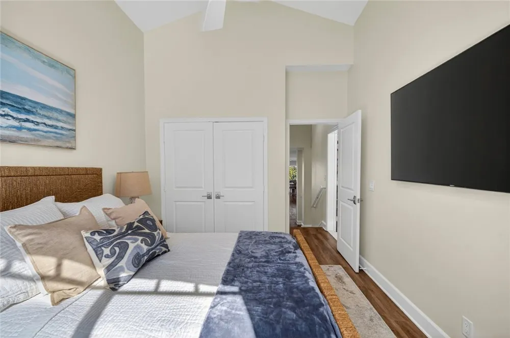 214 Avenida Montalvo #2 San Clemente, CA 92672