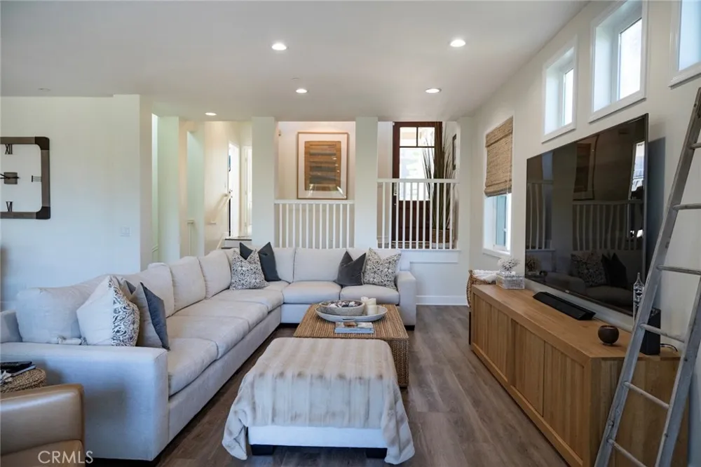 214 Avenida Montalvo #2 San Clemente, CA 92672
