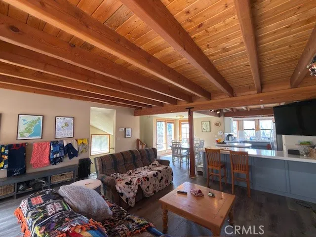 33466 Angeles Green Valley Lake, CA 92341