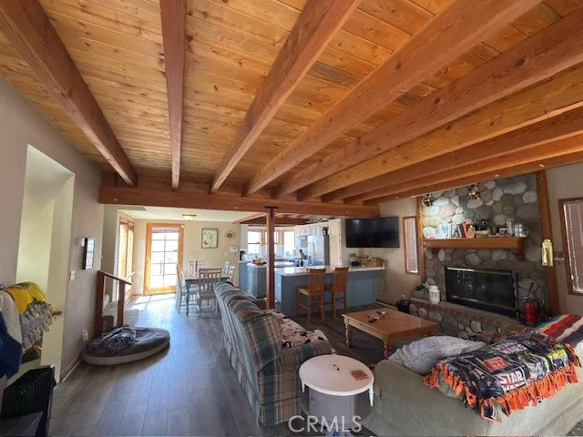 33466 Angeles Green Valley Lake, CA 92341