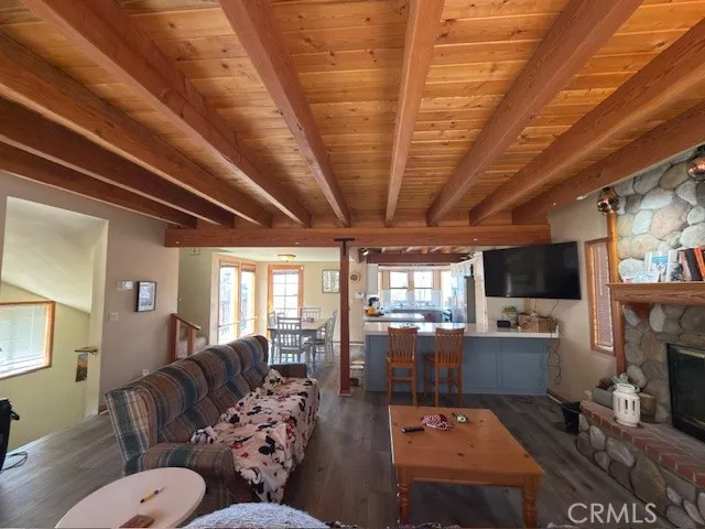 33466 Angeles Green Valley Lake, CA 92341