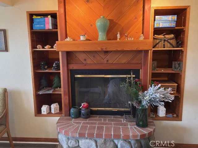 33466 Angeles Green Valley Lake, CA 92341