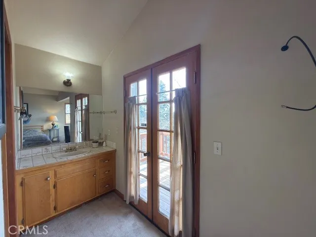33466 Angeles Green Valley Lake, CA 92341